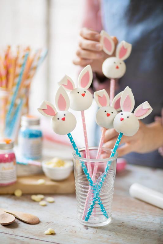 25b1585_cakepops_bunny_low (1).jpg